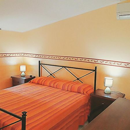 Bed And Breakfast Gigi Furci Siculo Esterno foto