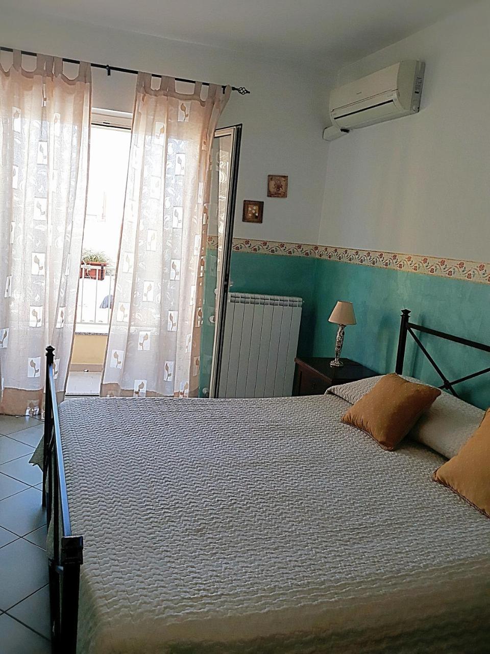 Bed And Breakfast Gigi Furci Siculo Esterno foto