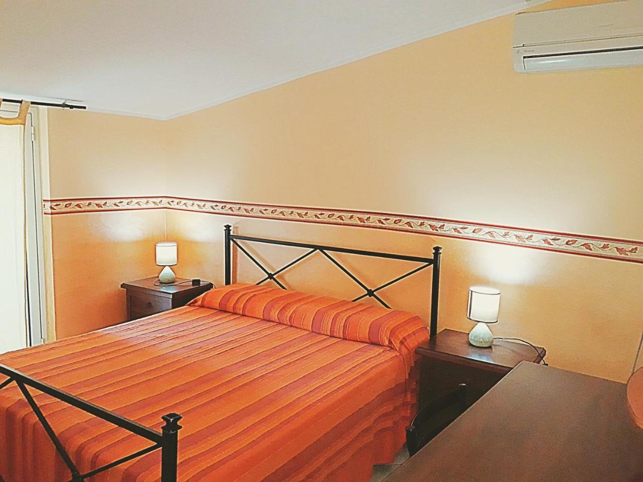 Bed And Breakfast Gigi Furci Siculo Esterno foto
